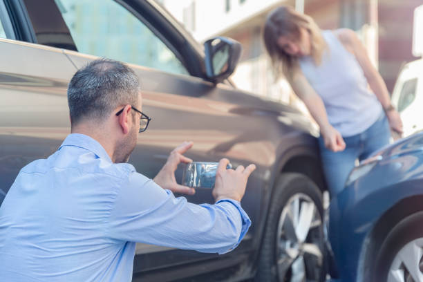 Professional Liability Car Insurance technician working in Long Grove, IA